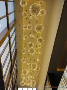 點亮空間的藝術 Moooi 創意煙火系列 LED 火花球吊燈